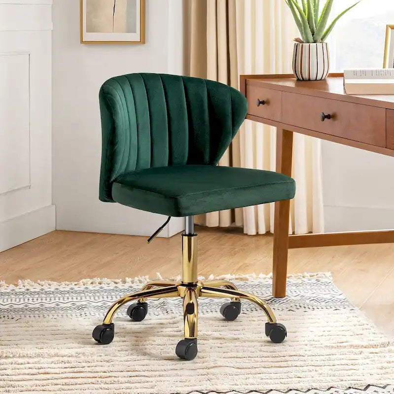 Moderní sametová kancelářská židle s ergonomickým opěradlem typu Wingback, otočná o 360° a se svisle prošívaným opěrákem