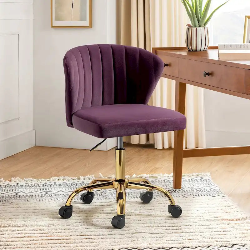 Moderní sametová kancelářská židle s ergonomickým opěradlem typu Wingback, otočná o 360° a se svisle prošívaným opěrákem