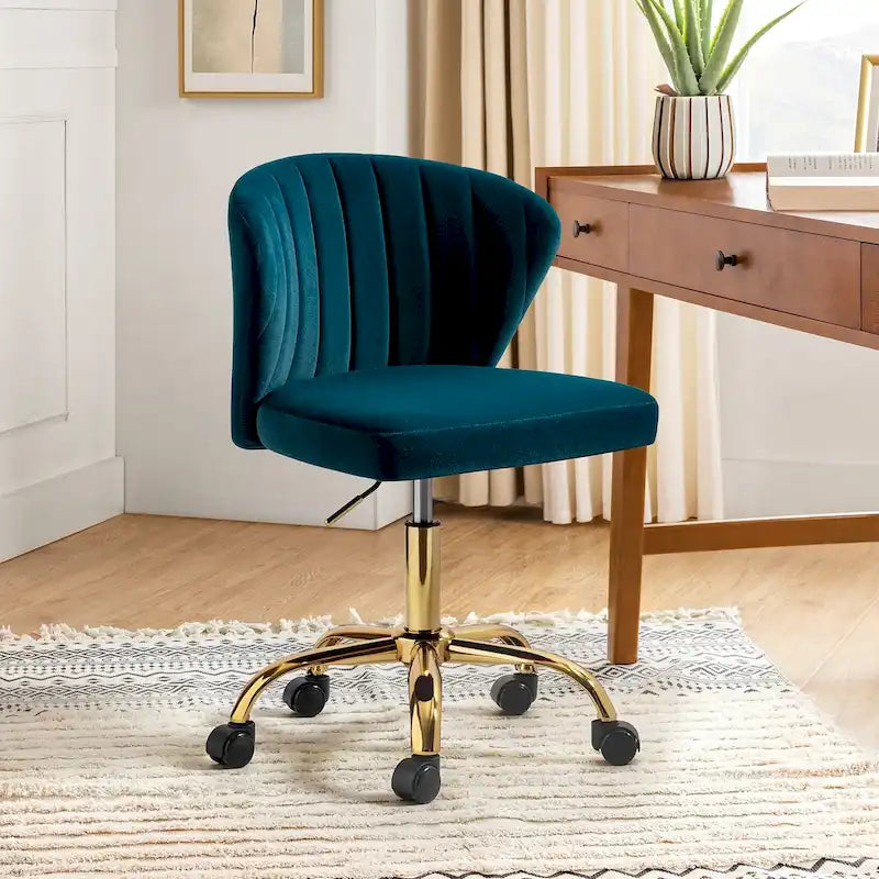 Moderní sametová kancelářská židle s ergonomickým opěradlem typu Wingback, otočná o 360° a se svisle prošívaným opěrákem