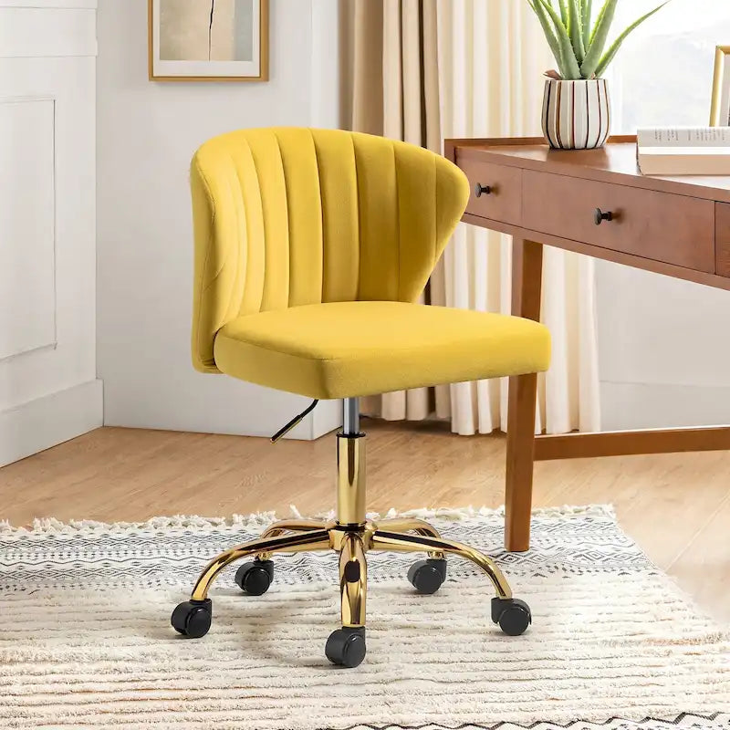 Moderní sametová kancelářská židle s ergonomickým opěradlem typu Wingback, otočná o 360° a se svisle prošívaným opěrákem